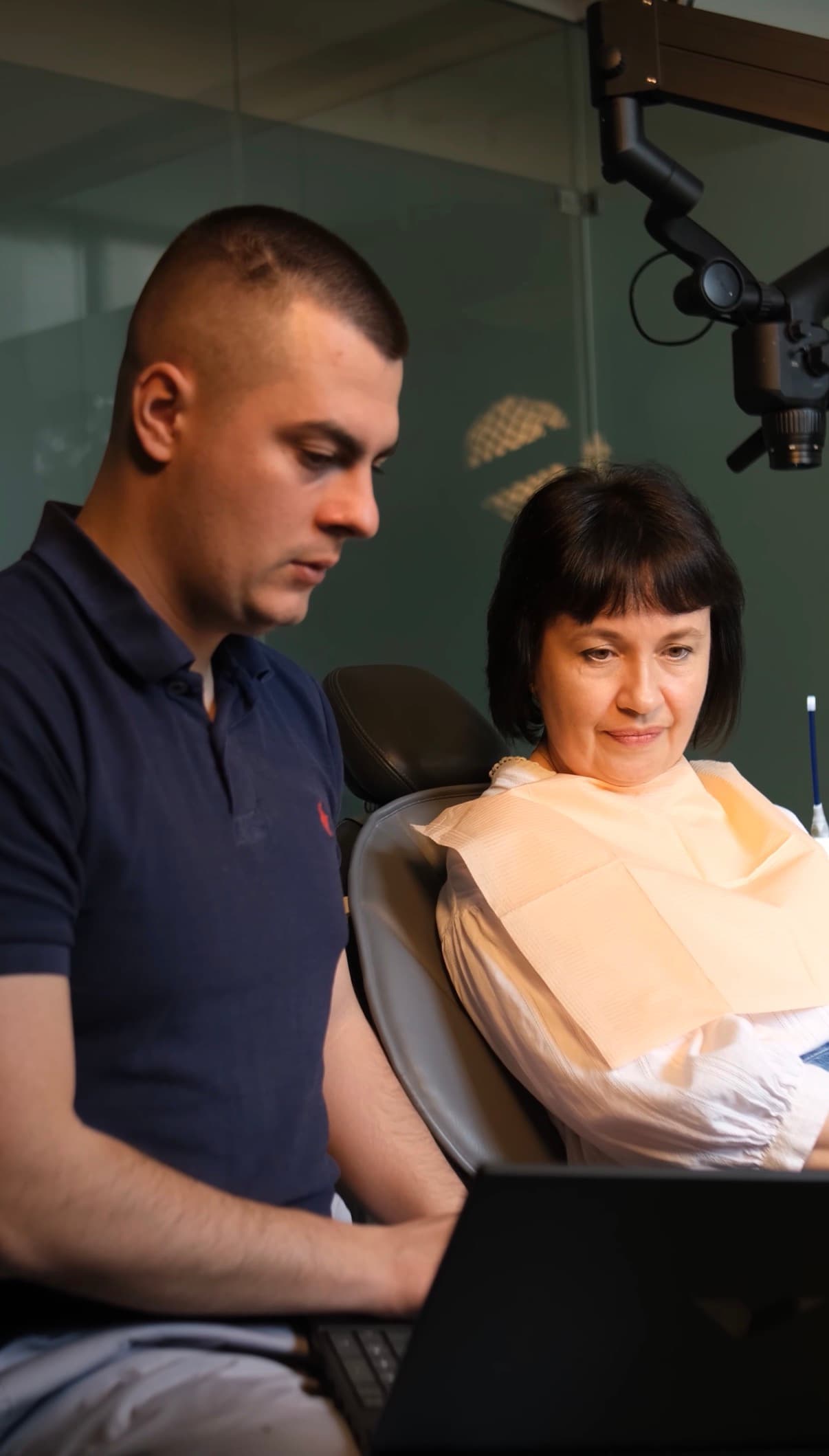 Результат імплантації зубів — до і після